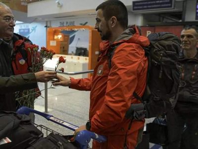 Bosna Hersek ekibi ülkelerine döndü: Ailemizden birini kurtarmış gibi hissettik
