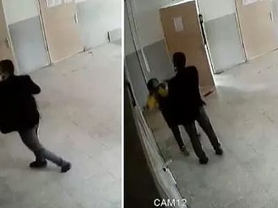 Böyle Öğretmen Olur mu Dedirtti! Öğrencisini Tekme Tokat Dövdü