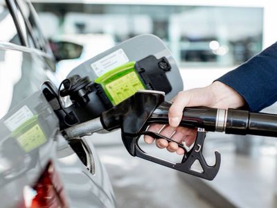 Brent petrol düşüşte: Benzin ve motorin ne kadar oldu? Akaryakıt zam veya indirim var mı?