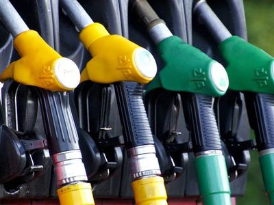 Brent petrolden rekor yükseliş: Akaryakıt fiyatları bu gece değişiyor
