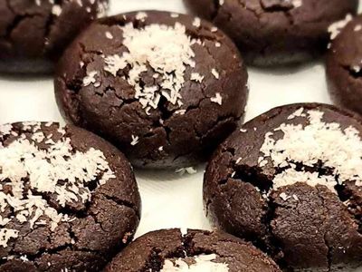 Browni kurabiye nasıl yapılır? Browni kurabiye malzemeleri nelerdir? Pratik ıslak browni kurabiye yapılışı