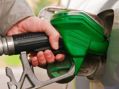 Bu geceden itibaren Benzine 1,43 lira; motorine 1,38 lira zam bekleniyor