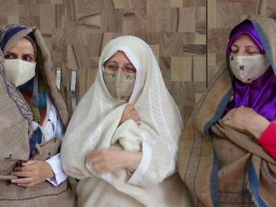 Bu Elbiseyi 250 Yıl Boyunca Giymek Mümkün! Erzurum ve Bayburt'taki Kadınlar Üretiyor