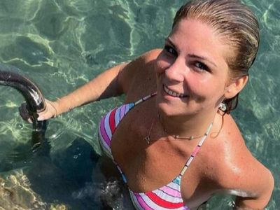 Bu Pelin bir başka! Verdiği kilolarla dikkat çeken Pelin Öztekin tatil paylaşımlarıyla kendine hayran bıraktı!