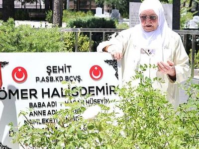 Bu ülkeden bir yiğit geçti! 15 Temmuz'un seyrini değiştiren Şehit Ömer Halisdemir milyonların kahramanı oldu