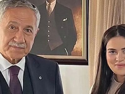 Bülent Arınç'ın yeğeni kimdir? Ezgi Akgün Biber siyasete mi atıldı? Duyunca çok şaşıracaksınız! İşte katıldığı parti