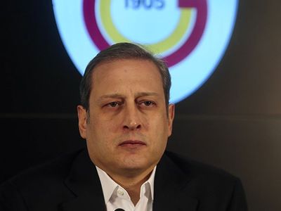 Burak Elmas, Galatasaray'da yapılacak seçimlerde başkanlık için yeniden aday olmayacağını açıkladı!