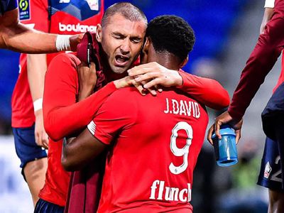 Burak Yılmaz Haftanın 11'ine Seçildi