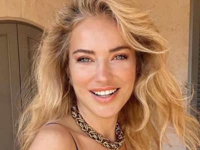 Burcu Esmersoy'dan olay pozlar! Ünlü sunucunun paylaşımına ' Yaktın ablacım buraları ', ' Alev alev ' yorumları geldi Burcu Esmersoy'un yürek hoplatan sosyal medya paylaşımları