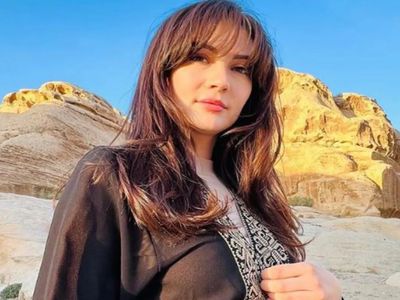 Burcu Özberk davette yürek hoplattı: Bakan gözlerini bir daha alamadı