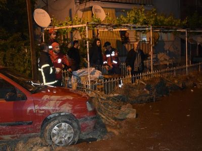 Burdur'da sağanak yağış yüzünden 30 evi su bastı! Ölü ve yaralılar var