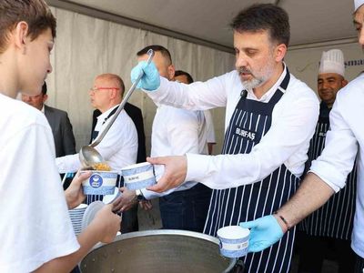 Bursa Büyükşehir’den 17 ilçede aşure ikramı