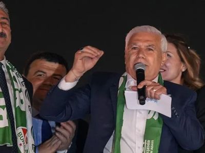 Bursa yıllar sonra el değiştirdi: Bursa Büyükşehir Belediye Başkanı Mustafa Bozbey kimdir?