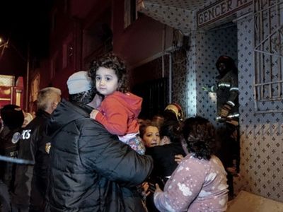 Bursa'da 3 Katlı Binada Yangın!