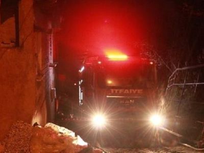 Bursa'da Ahşap Ev Yandı