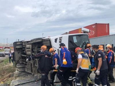 Bursa’da Korkunç Kaza! İşçi Servisi Yan Yattı: 1 Ölü, 20 Yaralı