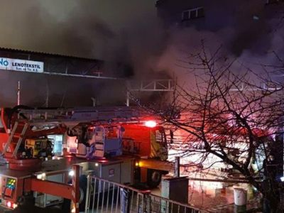 Bursa'da Mobilya ve Tekstil Fabrikalarında Yangın Çıktı