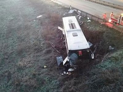 Bursa İnegöl'de Yürekleri Ağızlara Getiren Kaza: Yolcu Otobüsü Tarlaya Uçtu Çok sayıda Yaralı var