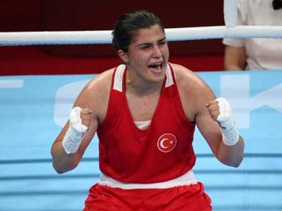 Buse Naz Çakıroğlu üçüncü kez Avrupa Şampiyonu!