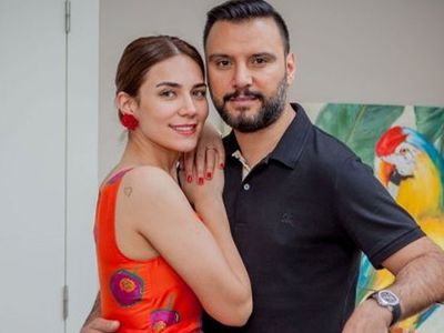 Buse Varol ve Alişan’ın Kızlarının Birinci Yaş Gününde Yan Yana Yer Almaması Ayrılık İddialarını Gündeme Getirdi