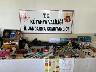Büyücü Dolandırıcılar Kütahya'da Yakalandı