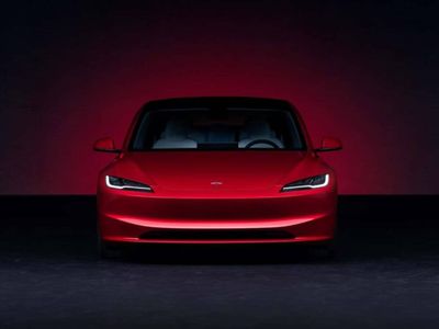 Büyük satış başarısı yakalamıştı: Tesla’nın en ucuzu Model 3 yenilendi