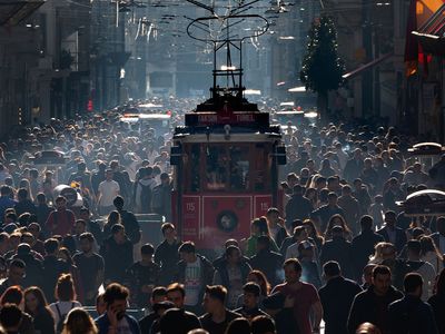 Büyükelçiliklerden peş peşe terör uyarısı: Kalabalık yerlerden uzak durun