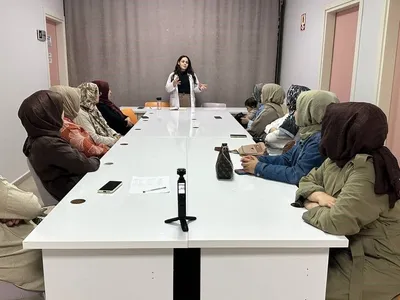 Çayırova'da velilere rehberlik hizmetiyle çocukların okula uyum sürecine destek