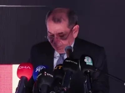 Dursun Özbek, Galatasaray’ın geleceği için risk almaktan kaçınıyor