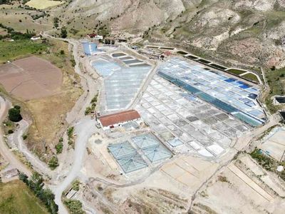 Erzincan'da geleneksel yöntemlerle 3 bin yıllık tuz üretimi sürüyor
