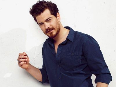 Çağatay Ulusoy'dan eski sevgilisine şaşırtan hamle