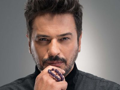 Çağla Şıkel ve Çocuklarından Emre Altuğ'a Sürpriz!