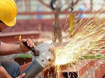 Çalışma hayatında köklü değişiklikler yapılacak: Bütün işçilere kadro verilecek!