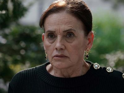 Camdaki Kız Feride öldü mü, ölecek mi? Camdaki Kız Nur Sürer diziden ayrılacak mı?