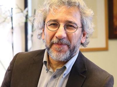 Can Dündar İçin Kırmızı Bülten Çıkarıldı