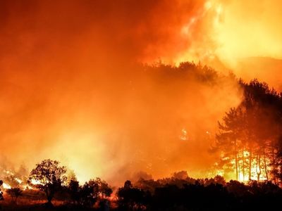 Çanakkale Gelibolu'daki Orman Yangınına Müdahale Devam Ediyor