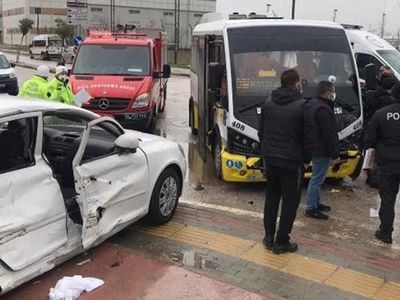 Çanakkale Orman Bölge Müdürü Bursa'da Trafik Kazası Geçirdi: 2 Ölü 3 Yaralı