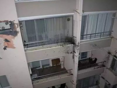 Çankaya'da kontrolden çıkan otomobil binanın üçüncü katına çarptı: Faciadan dönüldü!