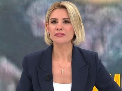 Canlı yayında dargın çiftleri barıştırmak için yalın ayak koşan Esra Erol sosyal medyada olay oldu