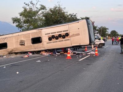 Canlı yayında kaza: Yürüyerek İstanbul'a giderken kamyon çarptı!