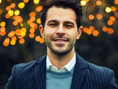 Çapkınlıklarıyla Nam Salmış Hakan Sabancı’nın Gizli Aşkı On Sekiz Yaşındaki Derin Talu Çıkınca Aygün Aydın Çıldırdı!