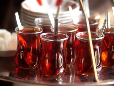 Çay tiryakilerini üzecek haber: Bir zam daha yapıldı