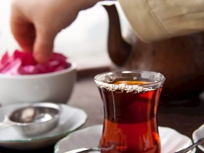 Çayın bu detayı tiryakilerini üzebilir: Yanlış demlenirse ciddi sonuçlar olabilir! Yanında kullanılan o ürünler kanseri tetikliyor