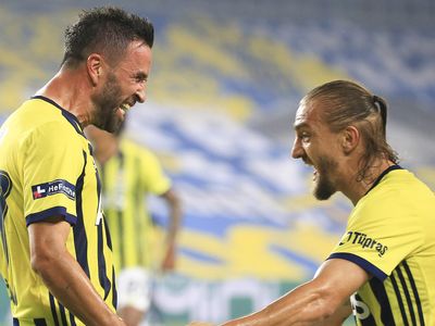 Çaykur Rizespor Gökhan Gönül İle Sözleşme İmzaladı!