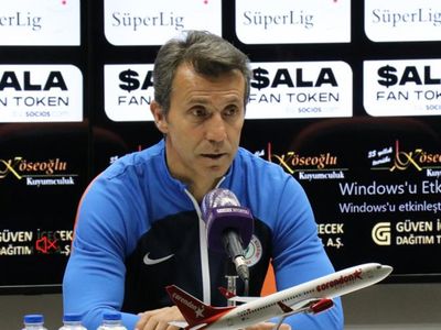 Çaykur Rizespor Teknik Direktörü Bülent Korkmaz, Alanyaspor karşısında aldıkları mağlubiyetin bireysel hatalar nedeniyle olduğunu söyledi