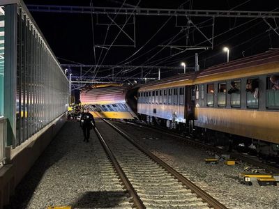 Çekya’da iki tren kafa kafaya çarpıştı: Çok sayıda ölü ve yaralı var