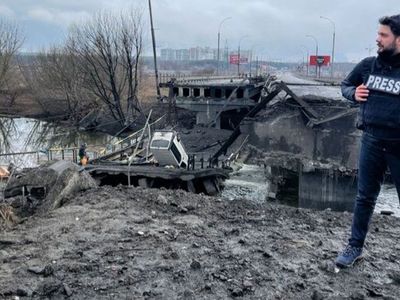 Çekyalı muhabirden Türk çıkışı: Benim Büyükelçim çoktan gitti, beni etse etse Türk Büyükelçiliği tahliye edecektir
