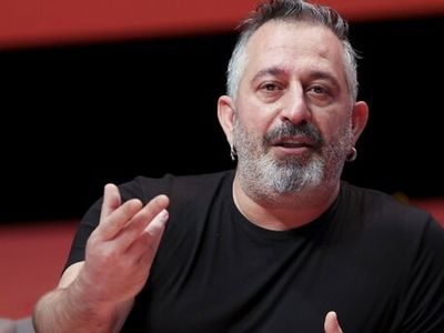 Cem Yılmaz Kendisine Bill Gates İsmiyle Mail Atan Kişiyi İfşalayıp İsyan Etti: Dolandırıcılığın Bile Kalitesi Düştü