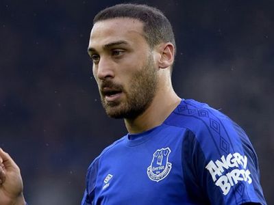 Cenk Tosun yaptığı paylaşımla Everton'a veda etti! Everton'dan ayrılan Cenk Tosun Süper Lig'e geri mi dönüyor?