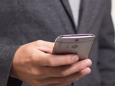 Cep Telefonuna İndirdiği Programla 234 Bin Lirasını Çaldılar